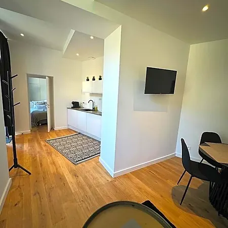 Victorias House 公寓式酒店 3*