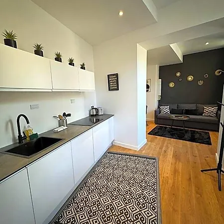 Victorias House